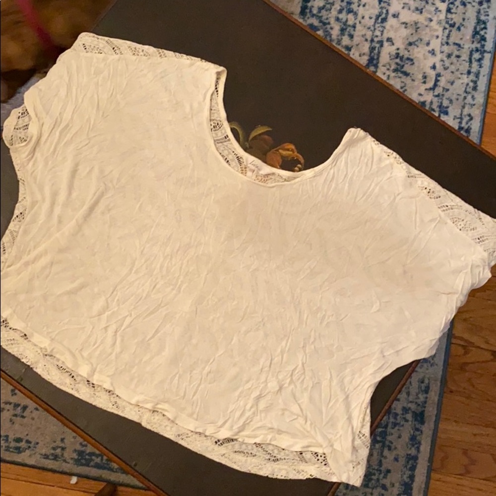 Oversized cropped tee with lace back